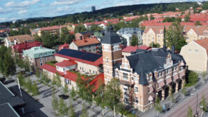 STF Östersund Ledkrysset vandrarhem på flygbild med terrasserna